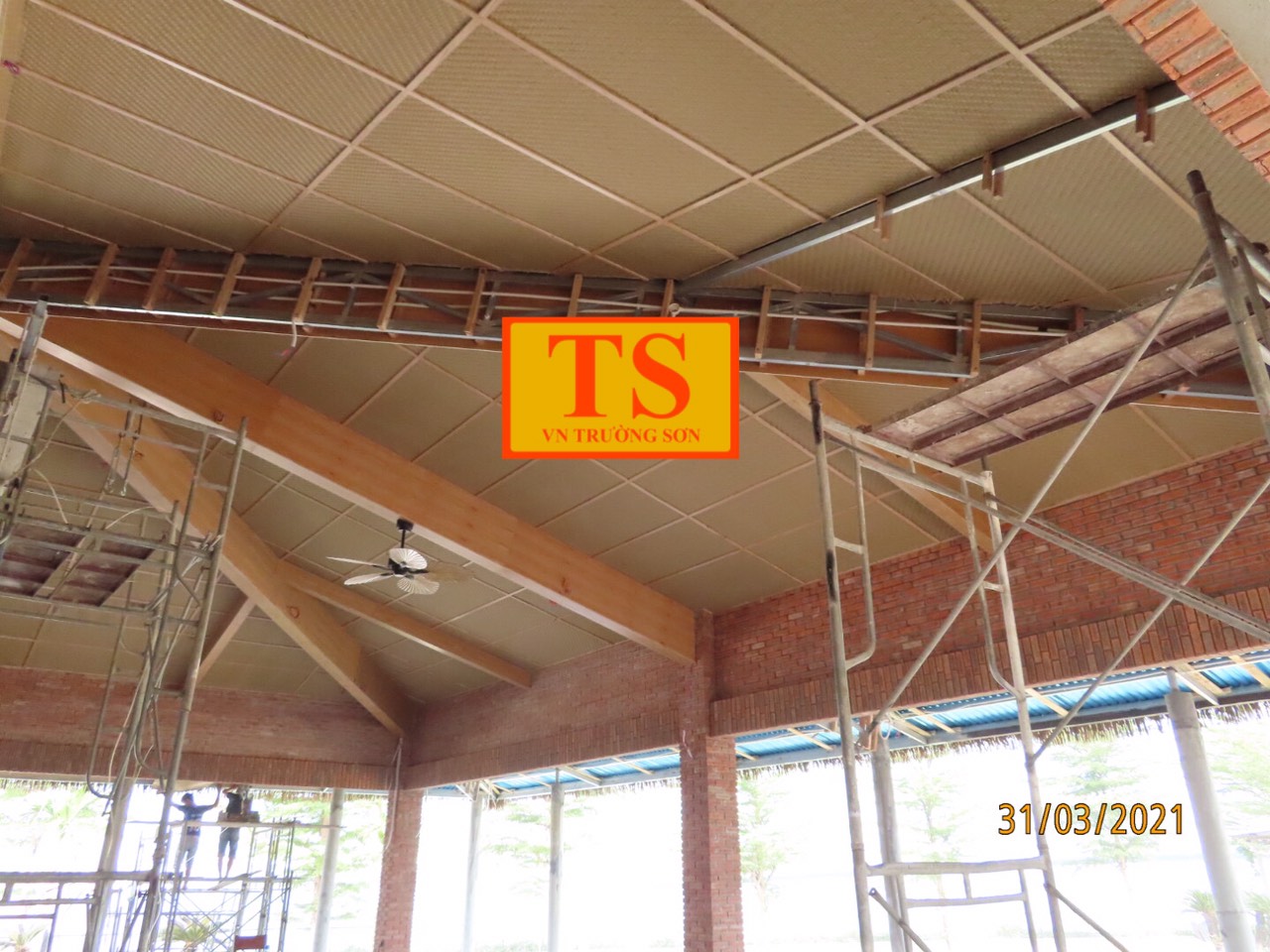 Dự Án Thi Công Mái Lá Nhân Tạo DRAFT BEER Phú quốc