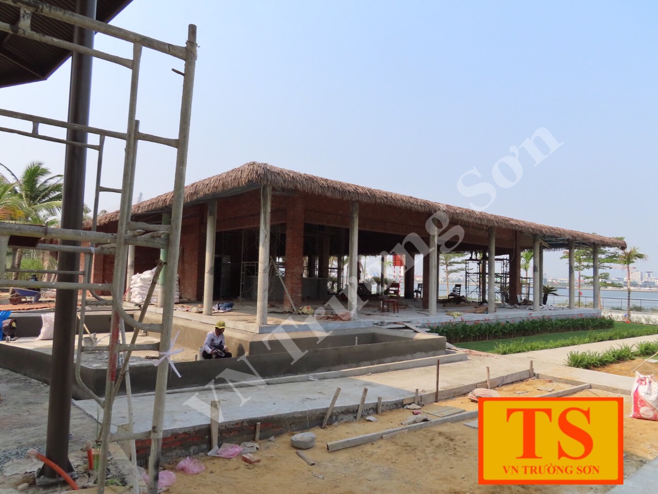 Dự Án Thi Công Mái Lá Nhân Tạo DRAFT BEER Phú quốc